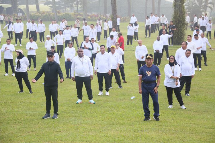 Satu Per Satu Kepala Daerah PDI-P Ikut Retreat: Strategi Politik atau Potensi Perpecahan?