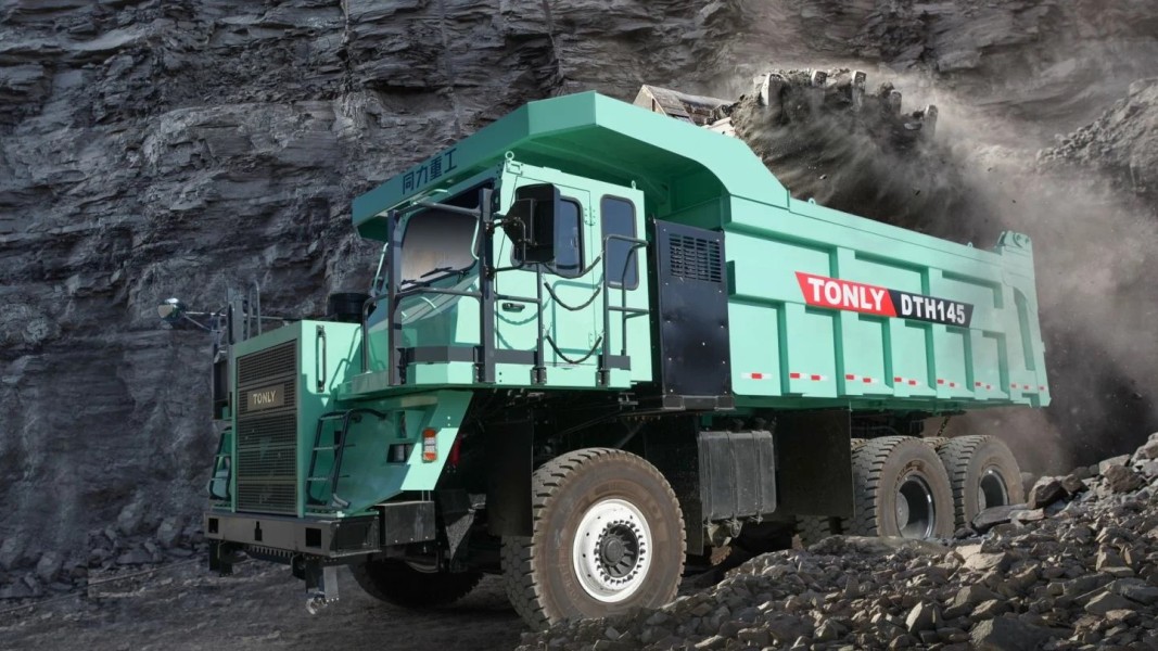 Kobexindo Hadirkan Dump Truck Hybrid Inovatif yang Ramah Lingkungan dan Efisien