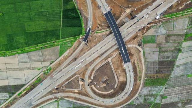 Waspadai Dampak Kemarau Basah: Jalan Kabupaten di Sekitar Proyek Tol Probowangi Rawan Rusak Akibat Lalu Lintas Berat dan Cuaca Ekstrem