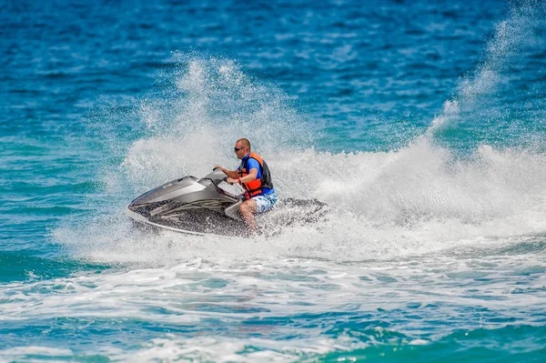 Jet Ski, Seru dan Bermanfaat Untuk Tubuh