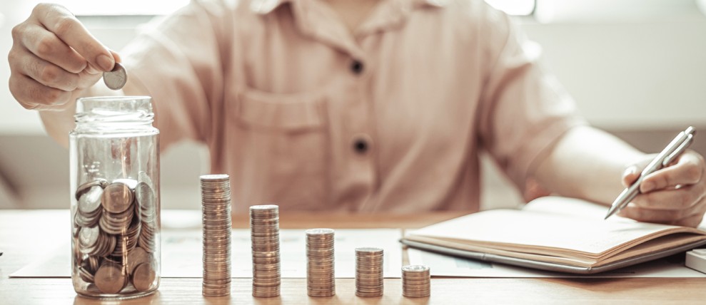 Raih Stabilitas Finansial dengan Menabung yang Benar