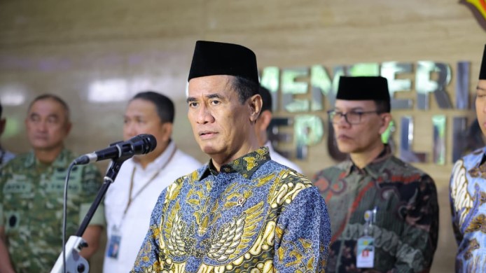 Mentan Pastikan Bantuan Beras dan Minyak Tersalurkan ke Wilayah Terdampak Banjir