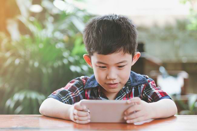 Gadget Bijak untuk Tumbuh Anak Sehat
