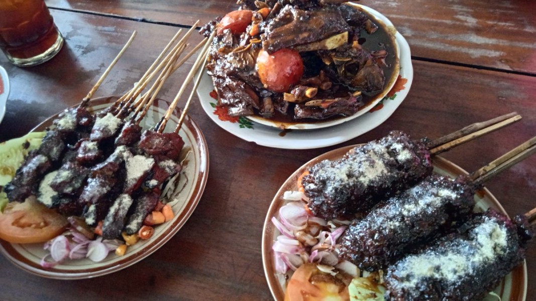 Sate Pak Manto: Legenda Kuliner Solo
