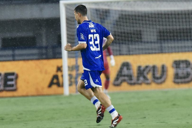 Thom Haye Pulih, Persib Siap Hadapi Persis di BRI Super League