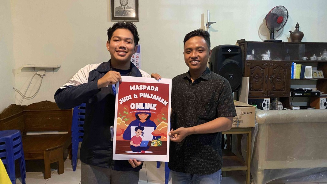 Mahasiswa KKN UNDIP Soroti Bahaya Judi dan Pinjaman Online di Karang Taruna Tegalharjo