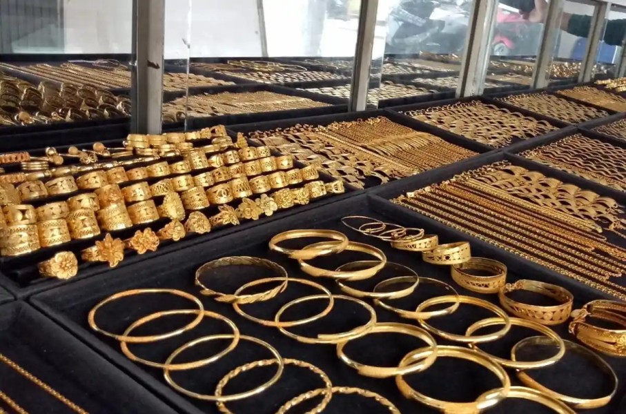 Daftar Harga Emas Perhiasan Hari Ini 13 Februari 2026, Rp2,437.000 Juta per Gram