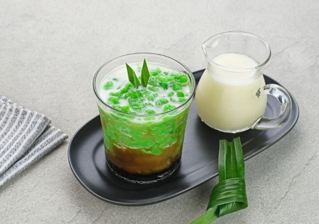 Es Cendol Dawet Sido Mampir, Kuliner Legendaris Pasar Kliwon Kudus yang Tetap Laris hingga Kini