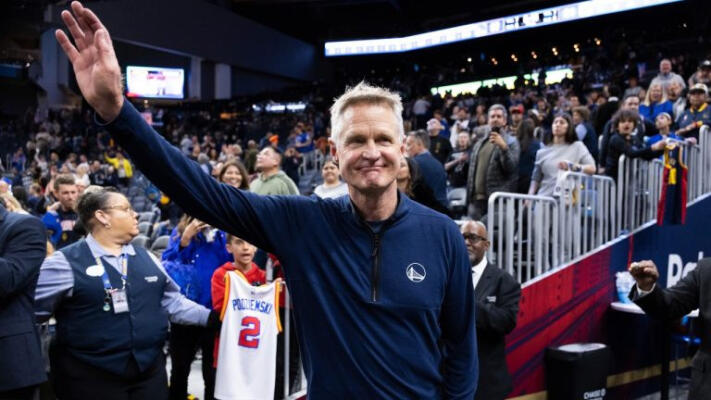 Steve Kerr Santai Meski Kontrak Warriors Tinggal Satu Tahun