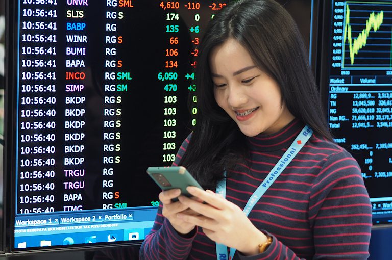 IHSG Menguat ke Level 6.803 di Perdagangan Awal Ramadan: Saham Apa yang Direkomendasikan?