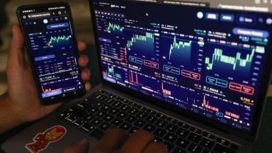 Saham Jumbo Melemah, IHSG Tertekan Sepekan Akhir Desember 2025