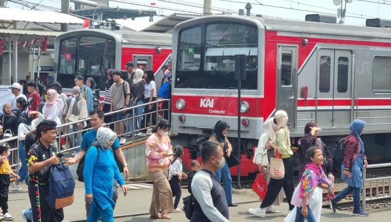 KAI Commuter Catat Kenaikan Penumpang Periode 2025