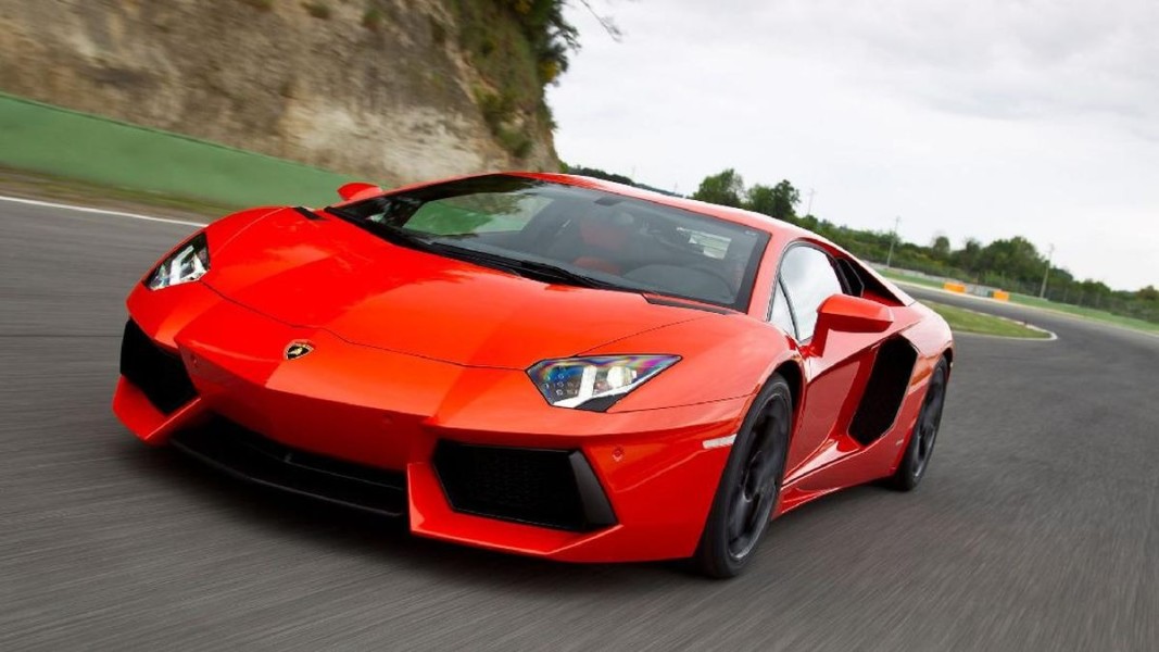 Lamborghini Resmi Membatalkan Proyek Mobil Listrik Pertama Dan Memilih Fokus Pada Teknologi Hybrid 2026