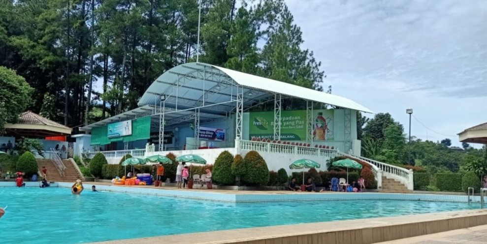 Wisata Air di Kolam Renang Sentul dan Manfaatnya bagi Keluarga