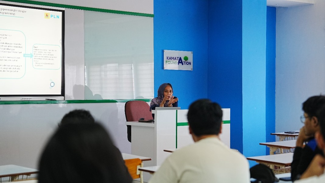 PLN UIP2B Jamali Mengajak Mahasiswa Universitas Indonesia Mempelajari Sistem Kelistrikan Jawa Madura dan Bali di Hari Kartini