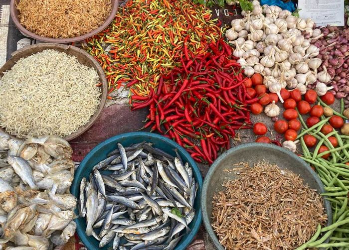Harga Sembako Kota Batu 9 Juli 2025: Cabai Menguat, Ikan Teri Melandai