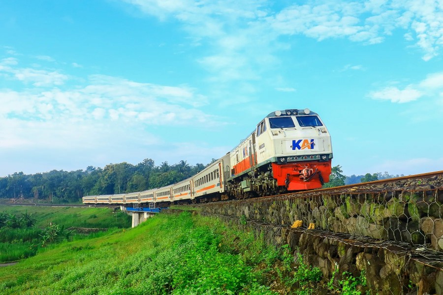 Kereta Api Kelas Bisnis Dihapus di Jawa, Masih Beroperasi di Sumatera