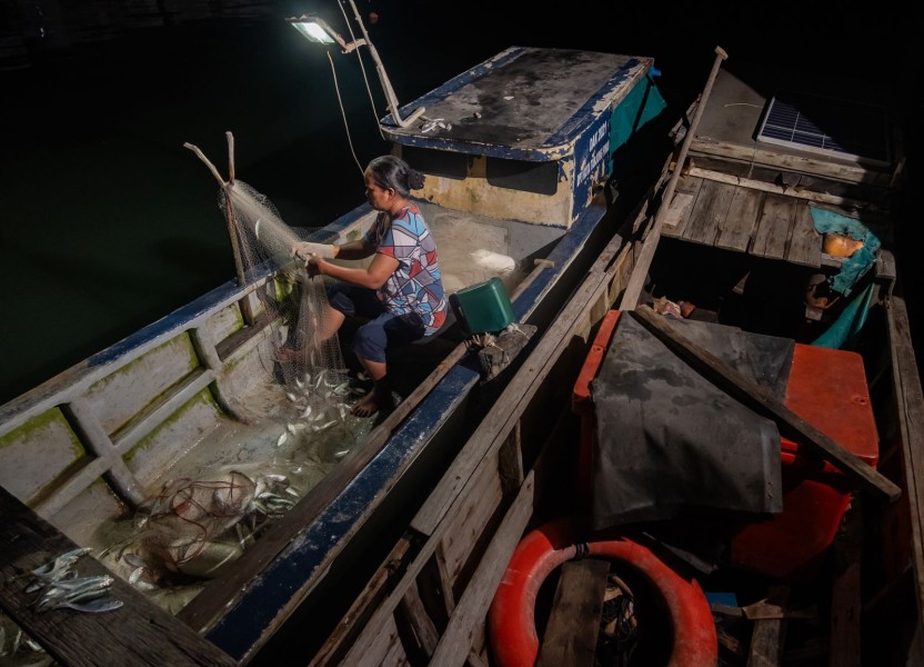 BRI Menyentuh Hati Masyarakat Buddha Lewat Bantuan Sembako di Hari Raya Waisak 2025
