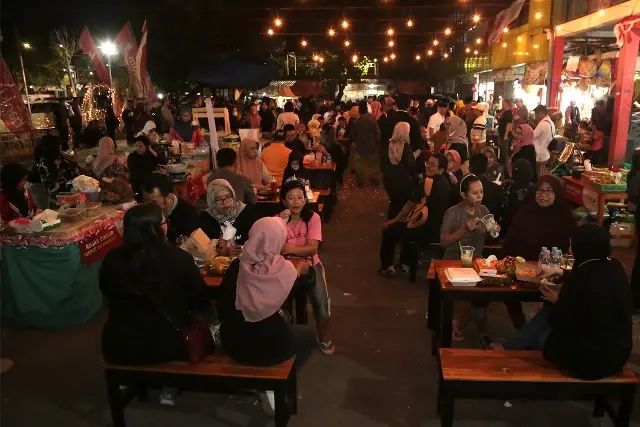 One Deck Night Market Angkat UMKM Surabaya