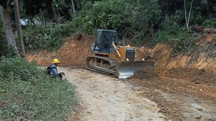 Pembangunan Jalan Desa di Pintu Padang, Palas: Langkah Signifikan Menuju Kemajuan dan Kesejahteraan Desa