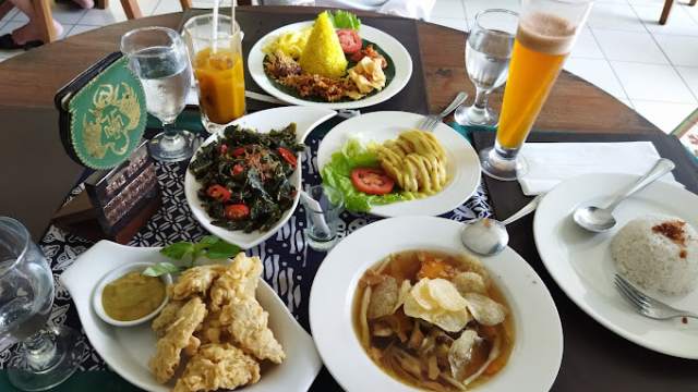 Rekoemndasi 10 Tempat Makan Siang Terbaik di Jogja yang Wajib Dicoba 2025