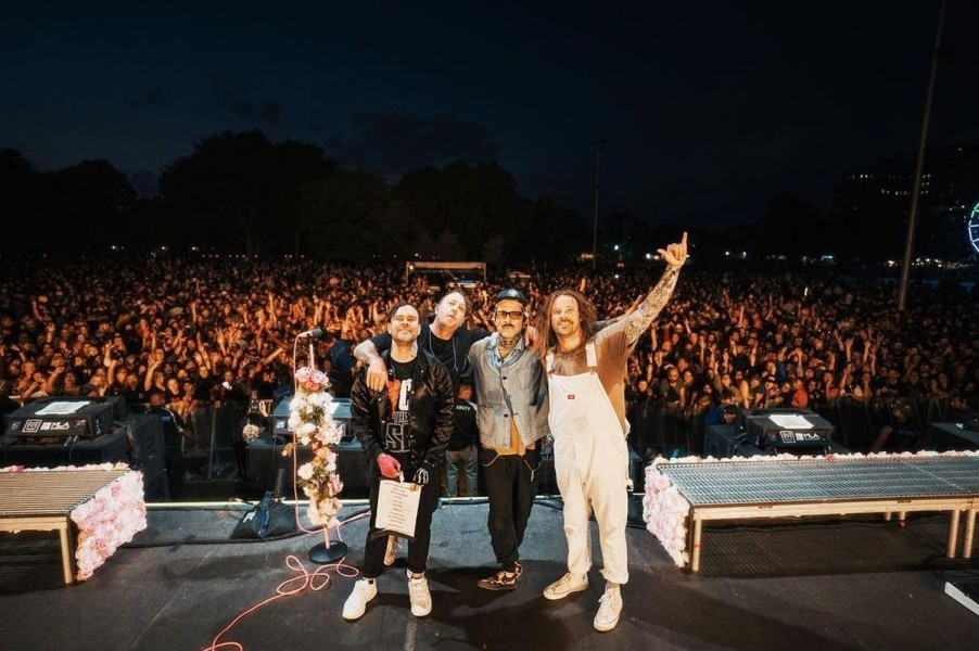 Ravel Entertainment Isyarat Konser JIS Netizen Tebak Avenged Sevenfold