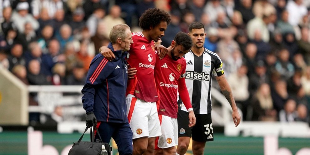 Manchester United Pertahankan Zirkzee Meski Alami Cedera Berulang