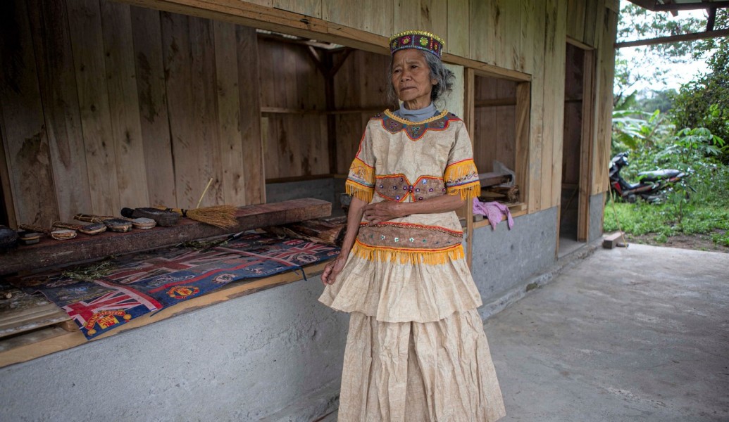 Fashion Alami: Kulit Kayu Terap Bahan Biodegradable