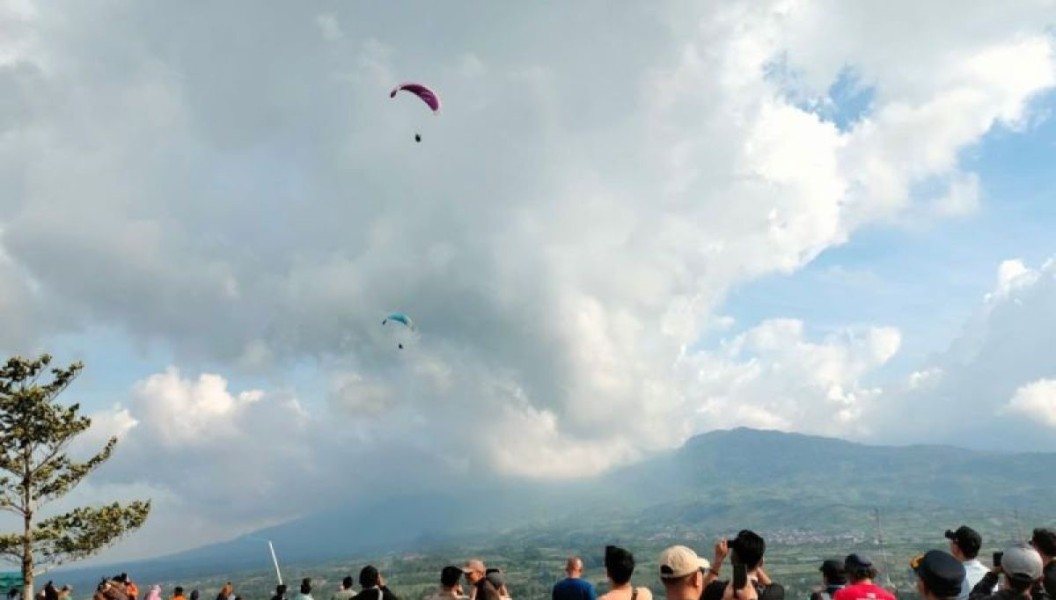 Paralayang Jadi Magnet Wisata Rejang Lebong Paralayang Jadi Magnet Wisata Rejang Lebong