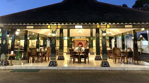 7 Tempat Makan Dekat Keraton Yogyakarta yang Wajib Dicoba 7 Tempat Makan Dekat Keraton Yogyakarta yang Wajib Dicoba