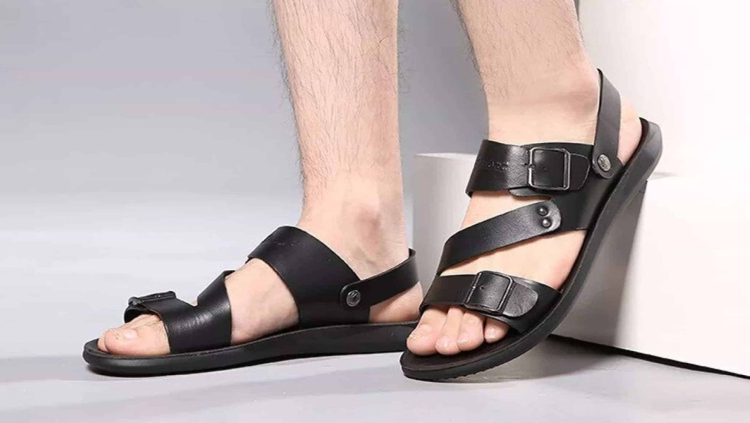 6 Pilihan Sandal Pria Lokal Nyaman dan Trendy Harbolnas 10.10