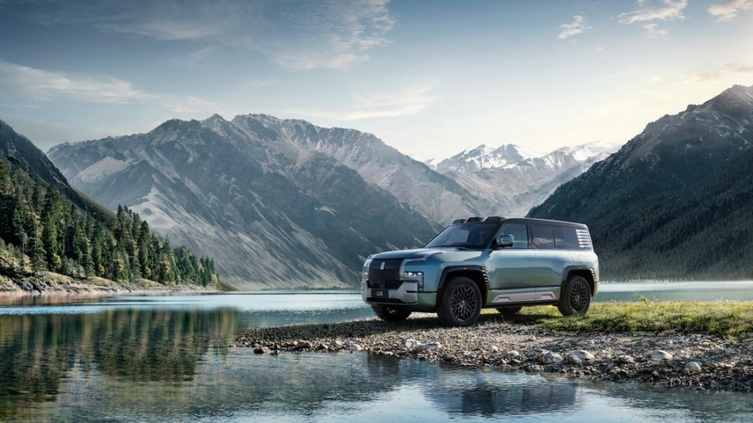 SUV Listrik Mewah BYD Tawarkan Teknologi Off Road Mengambang