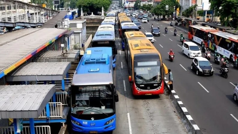 Sambut HUT RI, Tarif Khusus Rp 80 untuk Semua Transportasi Publik di Jakarta