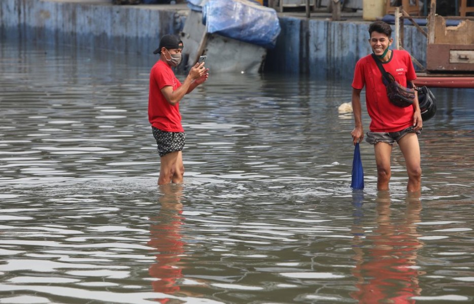 Prediksi Cuaca Ekstrem: La Nina dan Banjir Rob Ancam Mudik Lebaran 2025
