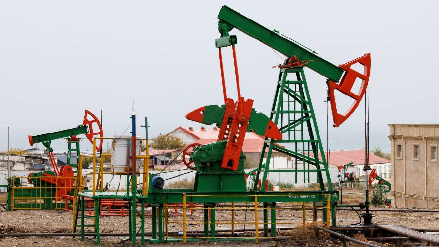 5 Grafik Penting Komoditas Global Pekan Ini: Minyak hingga LNG