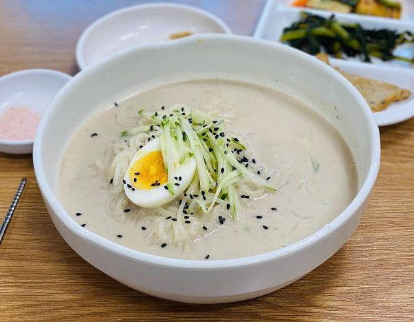 Resep Mi Kuah Susu Creamy Pedas, Gurih dan Bikin Ketagihan