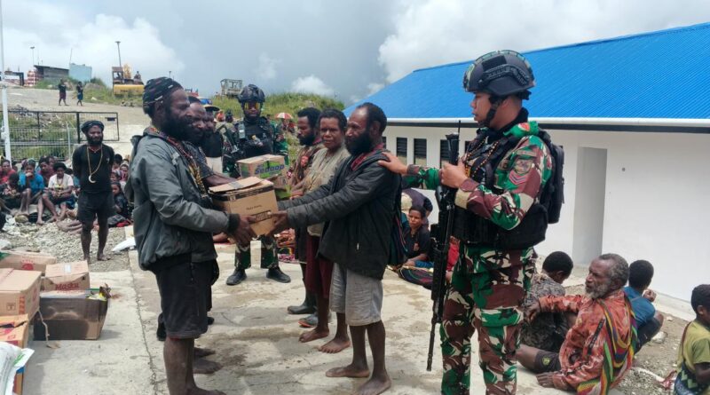 Penyaluran Bantuan Sembako dari Gudang Logistik BNPB di Distrik Sinak: Upaya Antisipasi Bencana Kelaparan