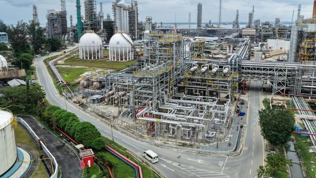 Indonesia Targetkan Berhenti Impor Avtur dan Solar pada 2027