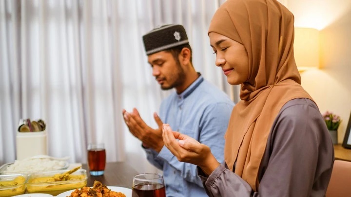 Panduan Lengkap Bacaan Niat Puasa Ramadan 2026 Sebulan Penuh: Arab, Latin, Arti