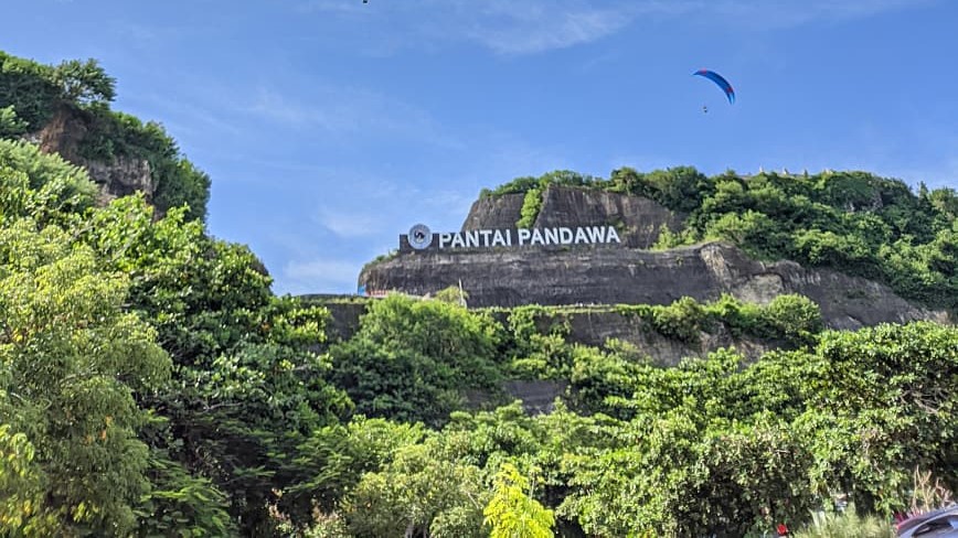 Keindahan Pantai Pandawa dengan Pesona Pasir Putih