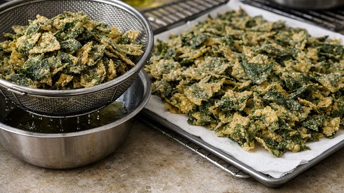 Cara Membuat Keripik Daun Singkong Renyah Gurih Awet dan Tahan Lama