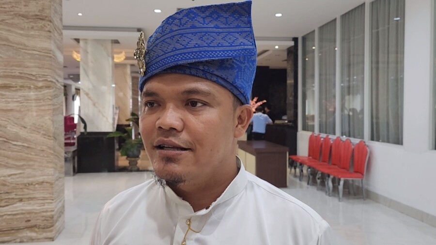 Khairul Aswad, Anggota DPRD Baru, Sumbangkan Ambulans untuk Masyarakat Batu Bara