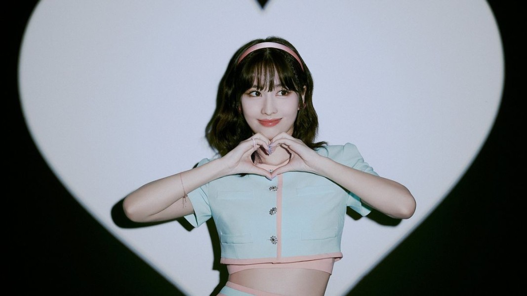 4 Latihan di Rumah Untuk Abs Sekencang Momo Twice