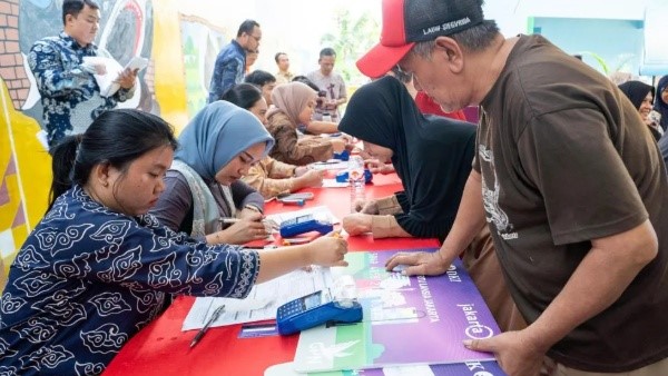 Pemprov Jakarta Salurkan Bansos PKD, KAJ, dan KLJ untuk Kesejahteraan Masyarakat