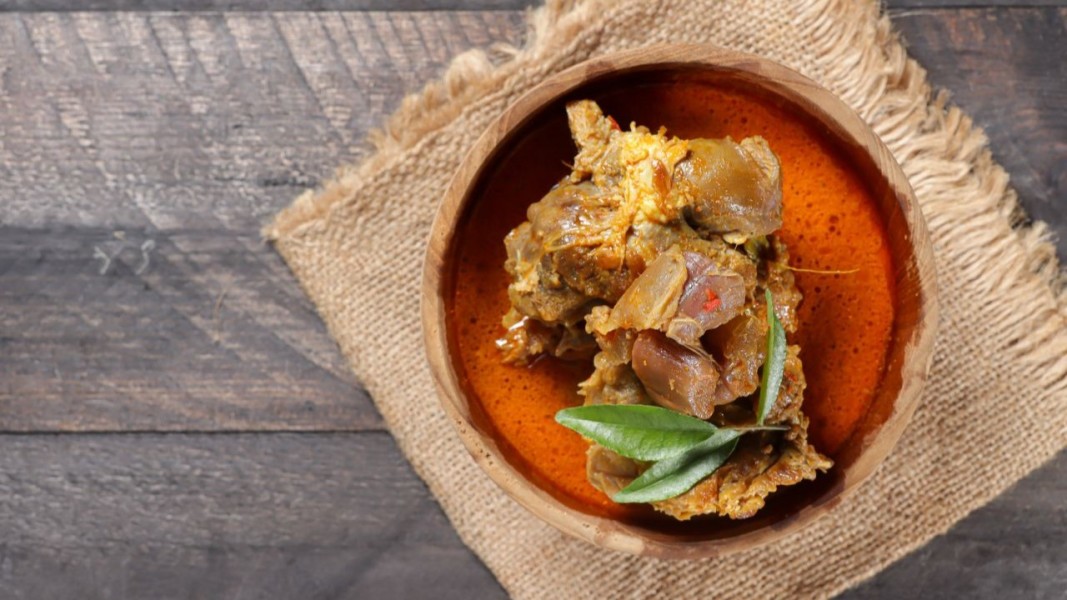 5 Tempat Makan Siang Favorit Dekat Stasiun Pasar Turi Surabaya yang Wajib Dicoba