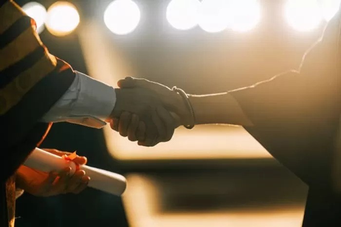 Remaja 15 Tahun Raih Gelar Doktor Fisika Kuantum