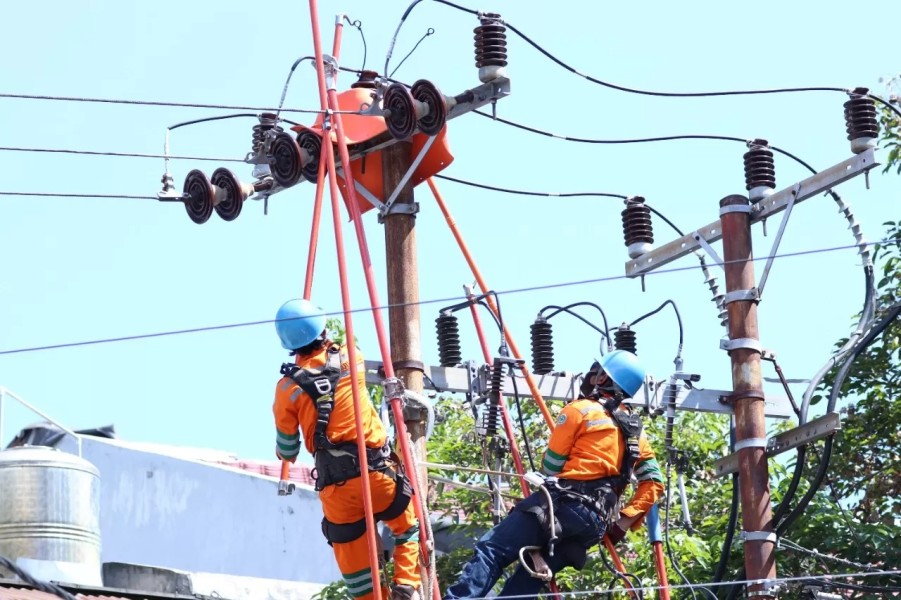 Material Penyulang Listrik di Kijang Jebol, Pemadaman Melanda 12 Wilayah: Langkah Cepat PLN Tangani Krisis