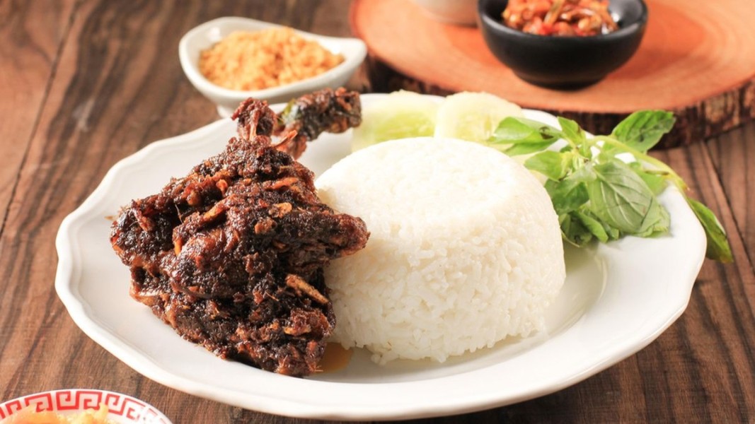 7 Rekomendasi Bebek Bumbu Hitam Surabaya, Wajib Dicoba Pecinta Kuliner