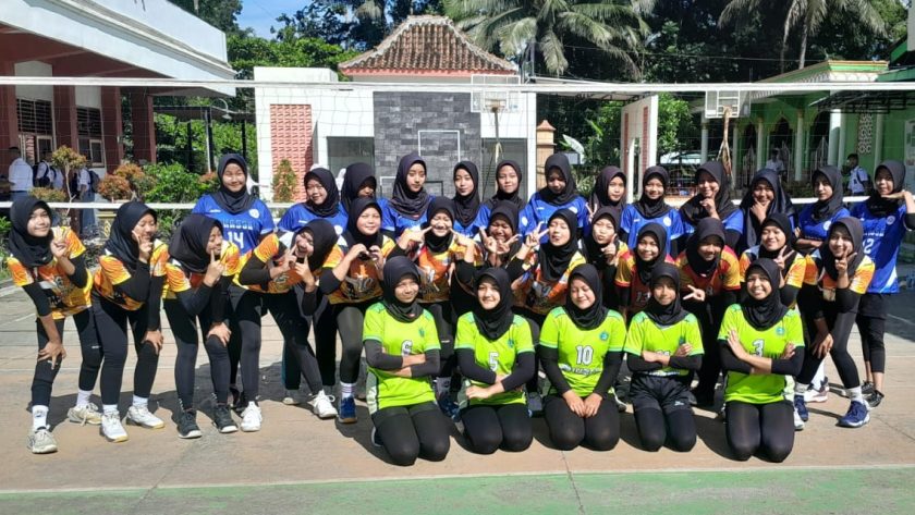 Tim Bola Voli Putri MTsN 4 Kulon Progo Ukir Prestasi di Pesona Liga Voli SMP Kulon Progo 2025