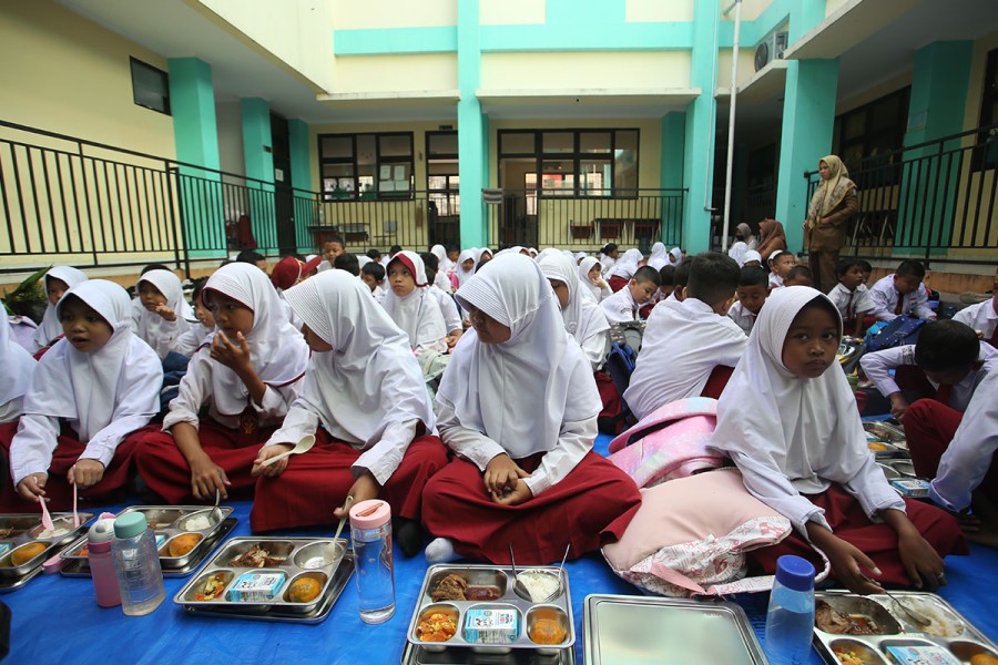 Buku Gantikan Gadget :Dua Penulis Muda dari Desa Muara Wahau Raih Prestasi Nasional dalam Lomba Menulis Cerpen